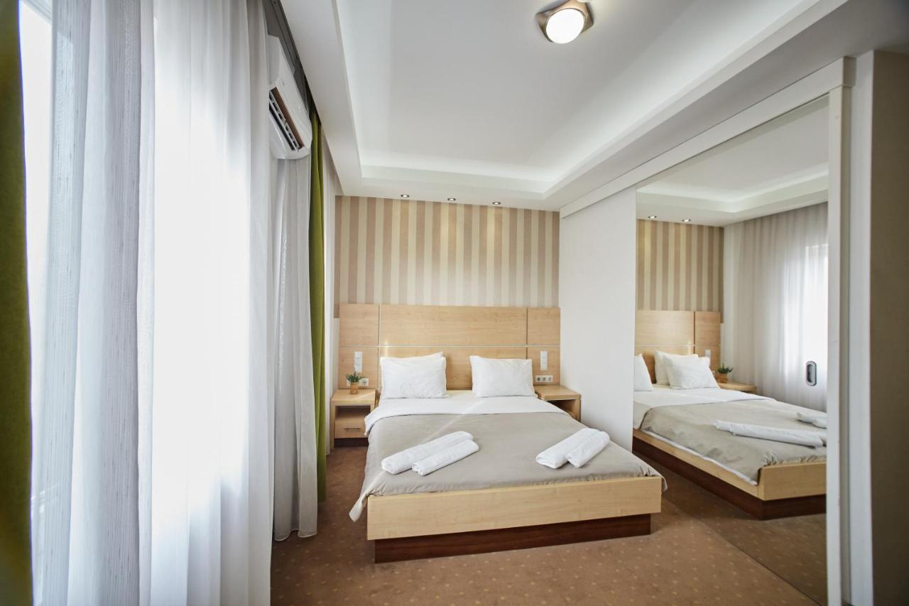 Laurus Motel Airport Tuzla Zivinice Exterior foto